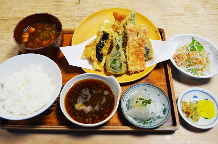 ボリューム満点　天ぷら定食